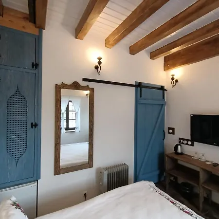 Puli Stone Bed & Breakfast *